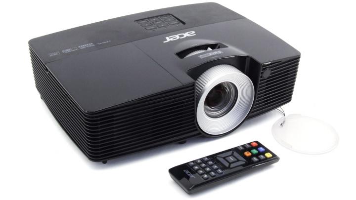 Beamer 4000 Lumen Profi 3D DLP Tageslicht-Projektor leihen 4000 Lumen Beamer leihen